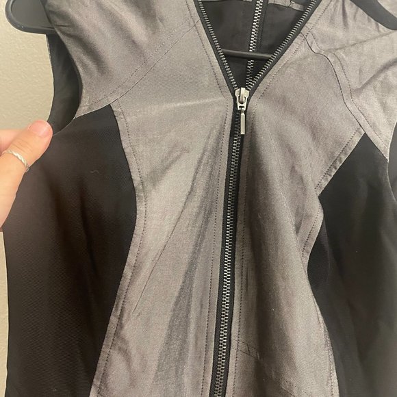 BEBE DRESS • SIZE XS • FORM FITTING • GREAT CONDITION - Picture 6 of 12